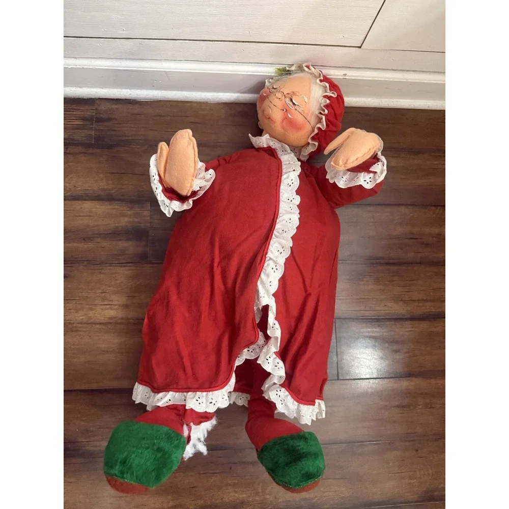 Vintage 1990s Annalee Dolls Tuckered‎ Santa Mrs. Claus Christmas 30